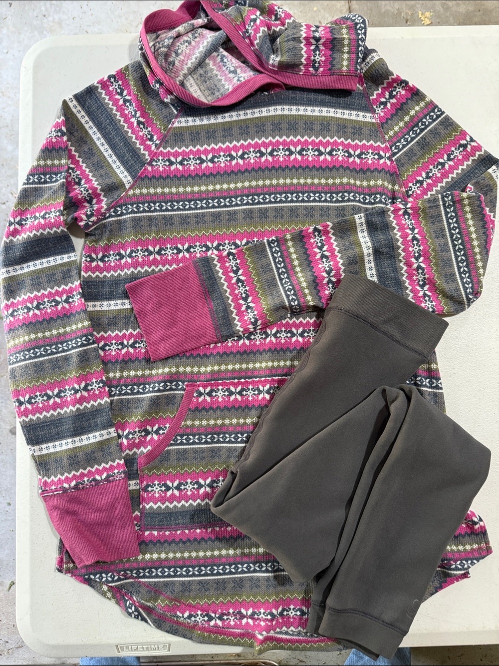 Cuddl Duds Pink Fair Isle Stretch Set Medium top, Large bottoms *Like New*